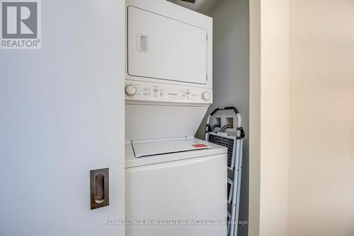 816 - 15 Queens Quay E, Toronto, ON - Indoor Photo Showing Laundry Room