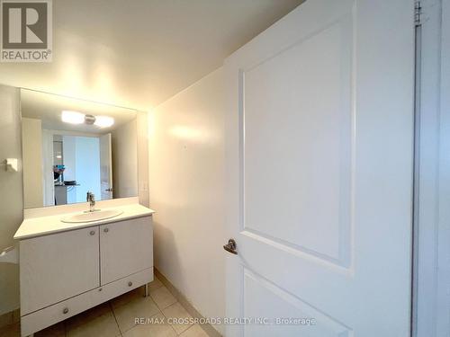 2109 - 5791 Yonge Street, Toronto, ON - Indoor Photo Showing Bathroom