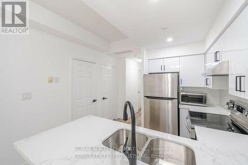 662 - 38 Stadium Road, Toronto, ON - Indoor Photo Showing Kitchen With Double Sink