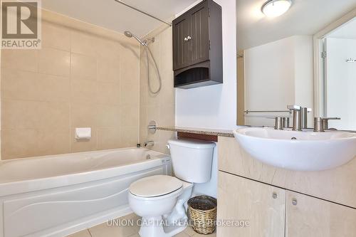 907 - 373 Front Street W, Toronto (Waterfront Communities), ON - Indoor Photo Showing Bathroom