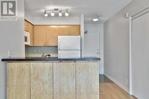 907 - 373 Front Street W, Toronto (Waterfront Communities), ON - Indoor Photo Showing Kitchen