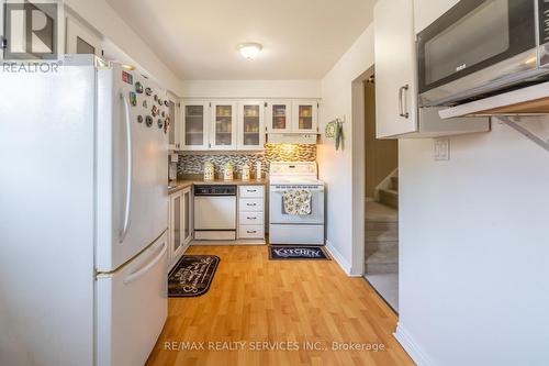 61 - 1350 Glenanna Road, Pickering, ON - Indoor Photo Showing Kitchen