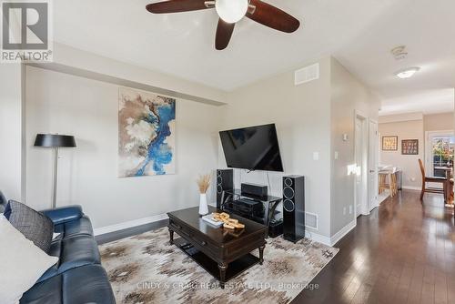 102 Ferris Square, Clarington, ON - Indoor Photo Showing Living Room