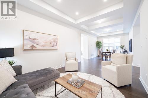 48 Joiner Circle, Whitchurch-Stouffville (Ballantrae), ON - Indoor Photo Showing Living Room