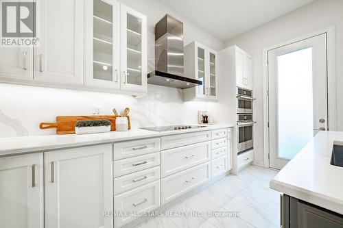 48 Joiner Circle, Whitchurch-Stouffville (Ballantrae), ON - Indoor Photo Showing Kitchen With Upgraded Kitchen