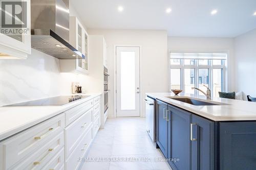 48 Joiner Circle, Whitchurch-Stouffville (Ballantrae), ON - Indoor Photo Showing Kitchen With Upgraded Kitchen