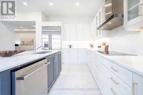 48 Joiner Circle, Whitchurch-Stouffville (Ballantrae), ON - Indoor Photo Showing Kitchen With Upgraded Kitchen