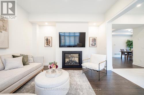 48 Joiner Circle, Whitchurch-Stouffville (Ballantrae), ON - Indoor Photo Showing Living Room With Fireplace