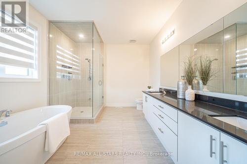 48 Joiner Circle, Whitchurch-Stouffville (Ballantrae), ON - Indoor Photo Showing Bathroom