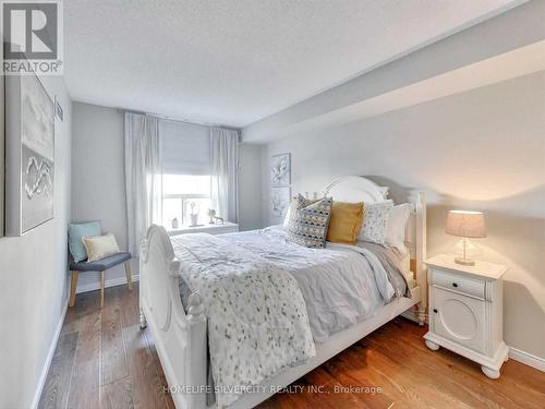 602 - 135 Hillcrest Avenue, Mississauga, ON - Indoor Photo Showing Bedroom