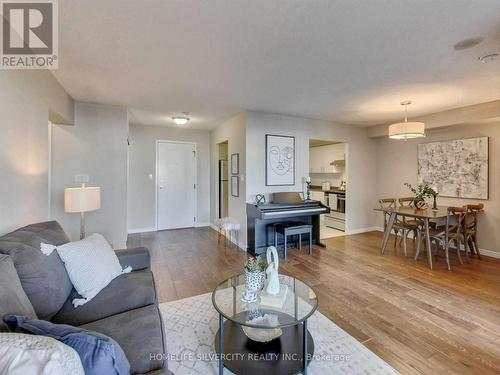 602 - 135 Hillcrest Avenue, Mississauga, ON - Indoor Photo Showing Living Room