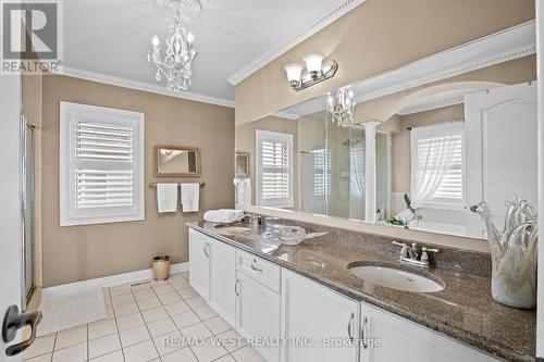 17 Hawkridge Trail, Brampton, ON - Indoor Photo Showing Bathroom