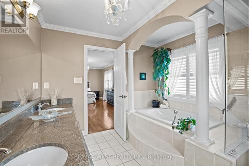 17 Hawkridge Trail, Brampton, ON - Indoor Photo Showing Bathroom