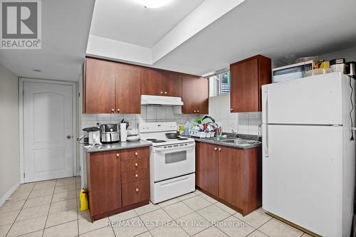 17 Hawkridge Trail, Brampton, ON - Indoor Photo Showing Kitchen With Double Sink