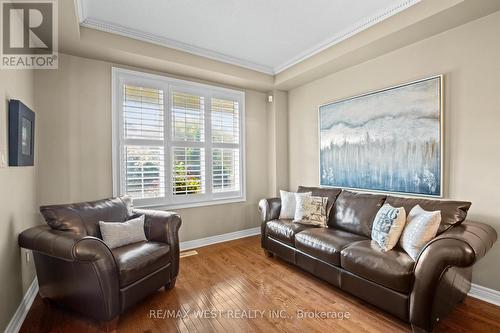 17 Hawkridge Trail, Brampton, ON - Indoor Photo Showing Living Room