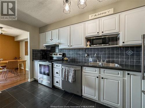 9099 Riverside Unit# 1320, Windsor, ON - Indoor Photo Showing Kitchen