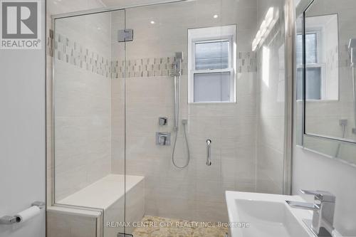 111 Chesley Avenue, London, ON - Indoor Photo Showing Bathroom