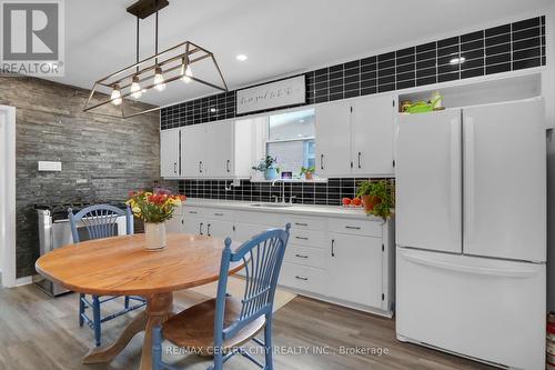 111 Chesley Avenue, London, ON - Indoor Photo Showing Dining Room