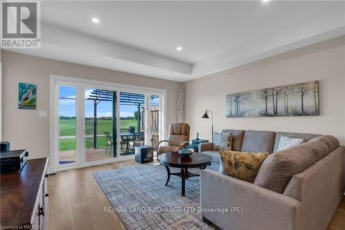 34 - 46 Fairway Lane, Saugeen Shores, ON - Indoor Photo Showing Living Room