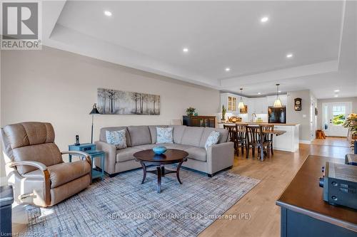 34 - 46 Fairway Lane, Saugeen Shores, ON - Indoor Photo Showing Living Room