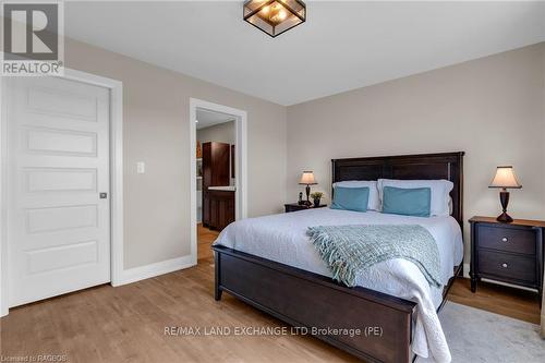 34 - 46 Fairway Lane, Saugeen Shores, ON - Indoor Photo Showing Bedroom