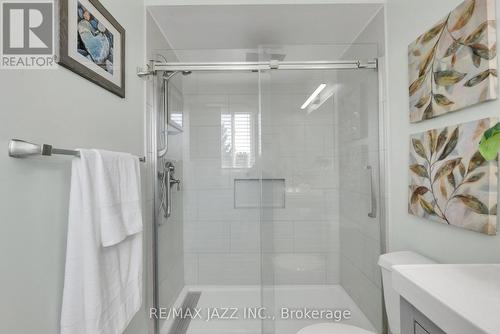 35 Courvier Crescent, Clarington (Bowmanville), ON - Indoor Photo Showing Bathroom