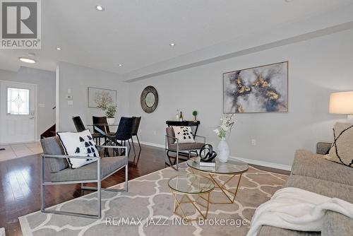 35 Courvier Crescent, Clarington (Bowmanville), ON - Indoor Photo Showing Living Room