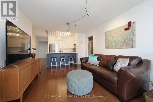 801 - 330 Adelaide Street E, Toronto (Moss Park), ON - Indoor Photo Showing Living Room