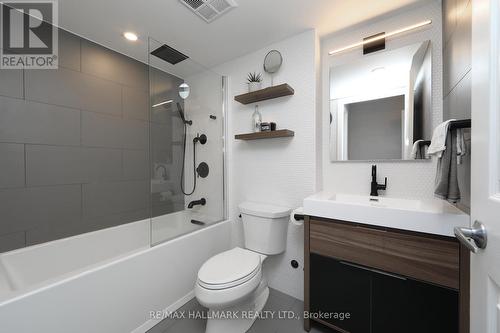 801 - 330 Adelaide Street E, Toronto, ON - Indoor Photo Showing Bathroom