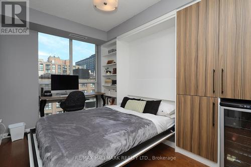 801 - 330 Adelaide Street E, Toronto (Moss Park), ON - Indoor Photo Showing Bedroom