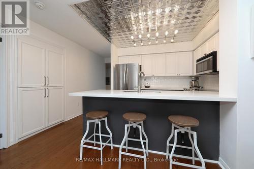 801 - 330 Adelaide Street E, Toronto, ON - Indoor Photo Showing Kitchen With Upgraded Kitchen