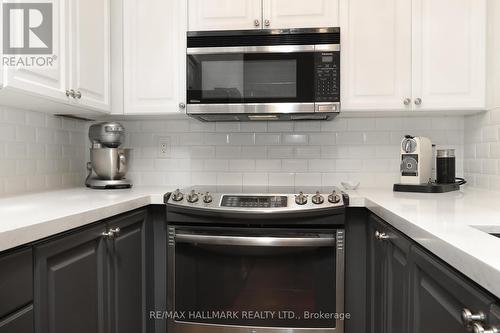 801 - 330 Adelaide Street E, Toronto, ON - Indoor Photo Showing Kitchen With Upgraded Kitchen