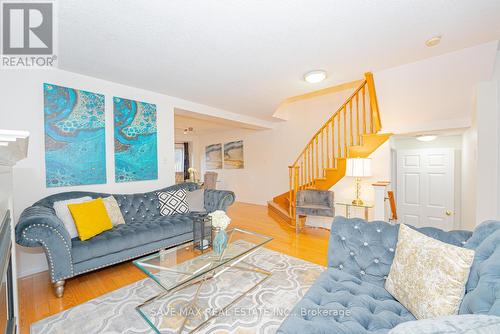 1014 Foxglove Place, Mississauga, ON - Indoor Photo Showing Living Room