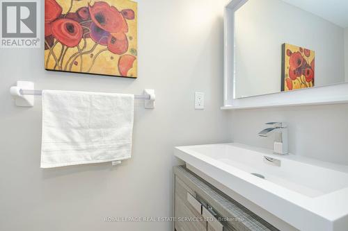 214 - 20 Foundry Avenue, Toronto, ON - Indoor Photo Showing Bathroom