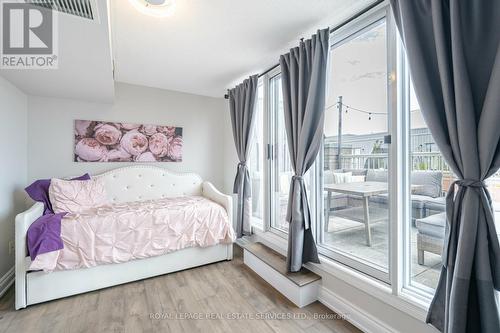 214 - 20 Foundry Avenue, Toronto (Dovercourt-Wallace Emerson-Junction), ON - Indoor Photo Showing Bedroom