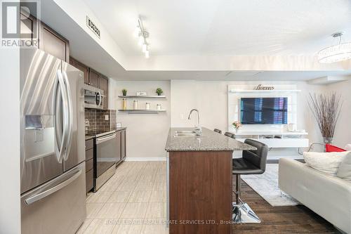 214 - 20 Foundry Avenue, Toronto, ON - Indoor Photo Showing Kitchen