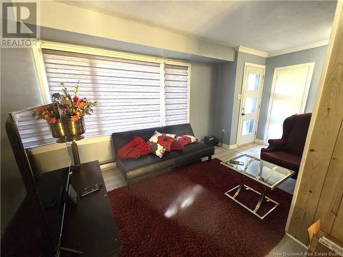 27 Lang Avenue, Edmundston, NB - Indoor Photo Showing Living Room