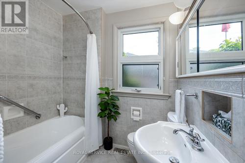 650 Harold Drive, Peterborough (Monaghan), ON - Indoor Photo Showing Bathroom