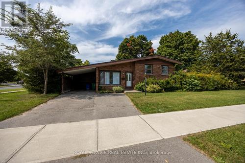 650 Harold Drive, Peterborough (Monaghan), ON - Outdoor With Facade