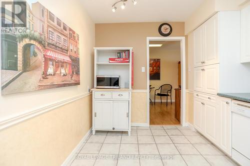 77 Monmore Road, London, ON - Indoor Photo Showing Kitchen