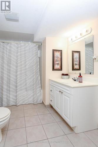 77 Monmore Road, London, ON - Indoor Photo Showing Bathroom