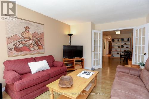 77 Monmore Road, London, ON - Indoor Photo Showing Living Room