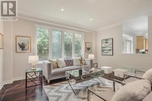 61 Grand Oak Drive, Richmond Hill, ON - Indoor Photo Showing Living Room