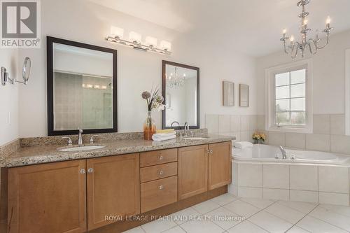 61 Grand Oak Drive, Richmond Hill, ON - Indoor Photo Showing Bathroom