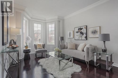 61 Grand Oak Drive, Richmond Hill, ON - Indoor Photo Showing Living Room