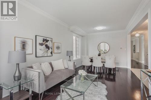 61 Grand Oak Drive, Richmond Hill, ON - Indoor Photo Showing Living Room