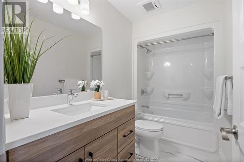 739 Brownstone Drive, Lakeshore, ON - Indoor Photo Showing Bathroom