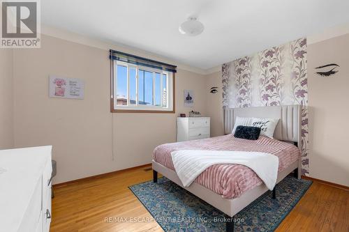 63 Honeywell Drive, Hamilton, ON - Indoor Photo Showing Bedroom