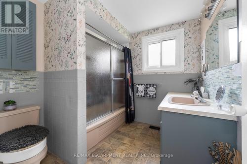 63 Honeywell Drive, Hamilton, ON - Indoor Photo Showing Bathroom