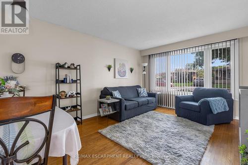 63 Honeywell Drive, Hamilton (Riverdale), ON - Indoor Photo Showing Living Room